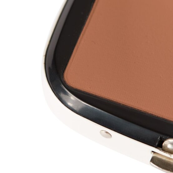 UND GRETEL ILGE Translucent Setting Powder Tanned 02
