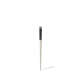 UND GRETEL Eye Contouring Brush 06