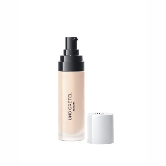 UND GRETEL EBEN Liquid Foundation LIGHT FAIR 01