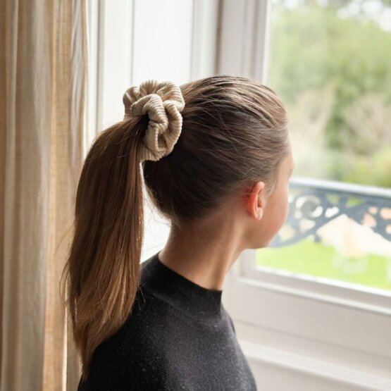 BACHCA Velvet scrunchie