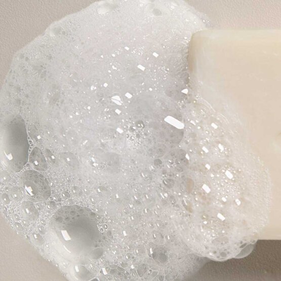 davines MOMO shampoo bar